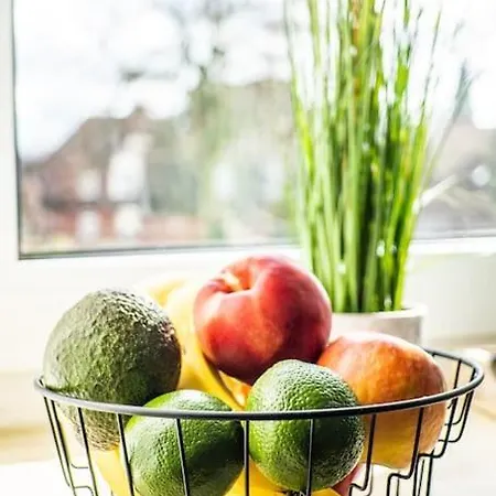 Gemächliche Haushälfte Mit 4 Schlafzimmern Apartment